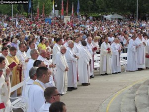 fotos-de-la-vigilia-del-33c2b0-aniversario-en-medjugorje-2