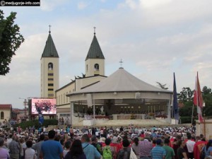 fotos-de-la-vigilia-del-33c2b0-aniversario-en-medjugorje-5