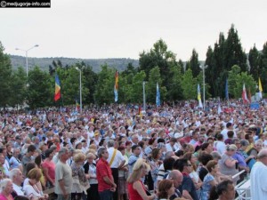 fotos-de-la-vigilia-del-33c2b0-aniversario-en-medjugorje-6