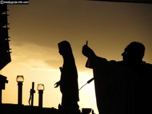 fotos-de-la-vigilia-del-33c2b0-aniversario-en-medjugorje-8